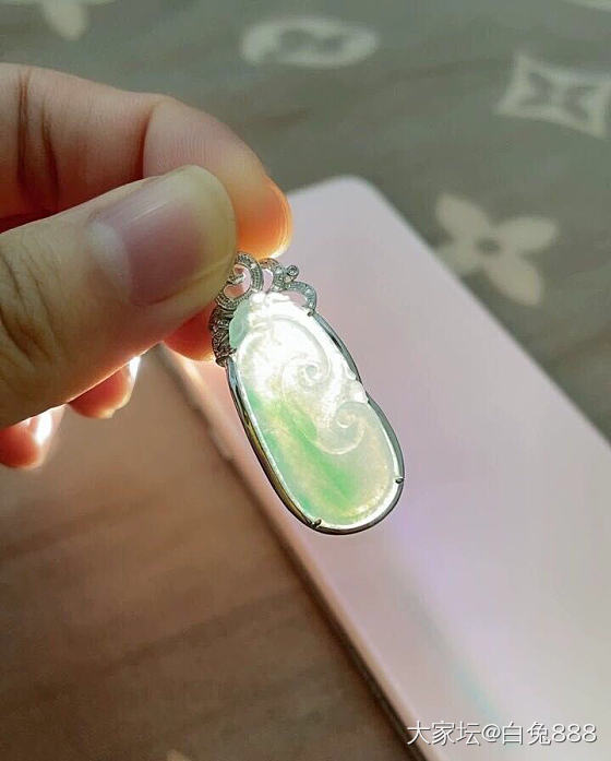 这款吊坠1688值得入手买吗？_吊坠翡翠