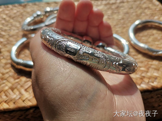 手里的6只老世兴🤣_手镯匠人银