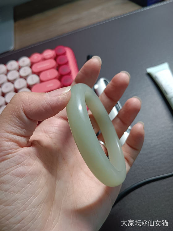 新手小白终于买到一个满意的手镯_和田玉