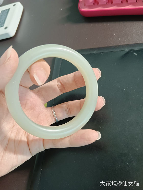 新手小白终于买到一个满意的手镯_和田玉