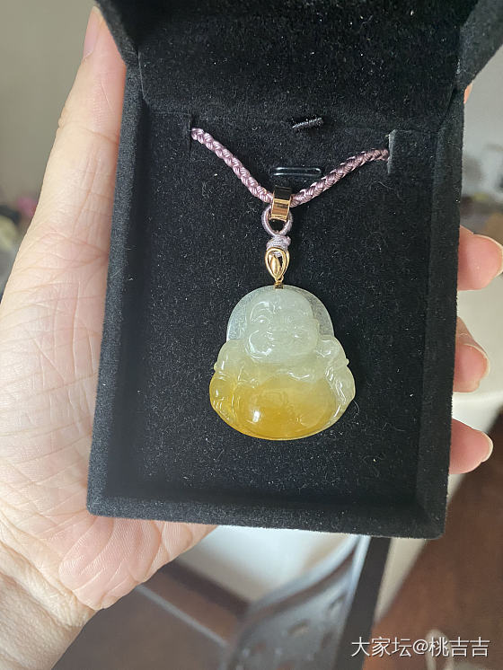 实体店中千入的冰黄翡佛公，吃药了没？_翡翠