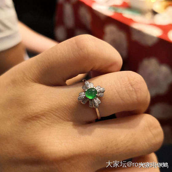 收了颗小眼睛，姐妹有好的镶嵌款式推荐吗_求款式翡翠