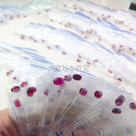 300+颗无烧鸽血红到国内_彩色宝石