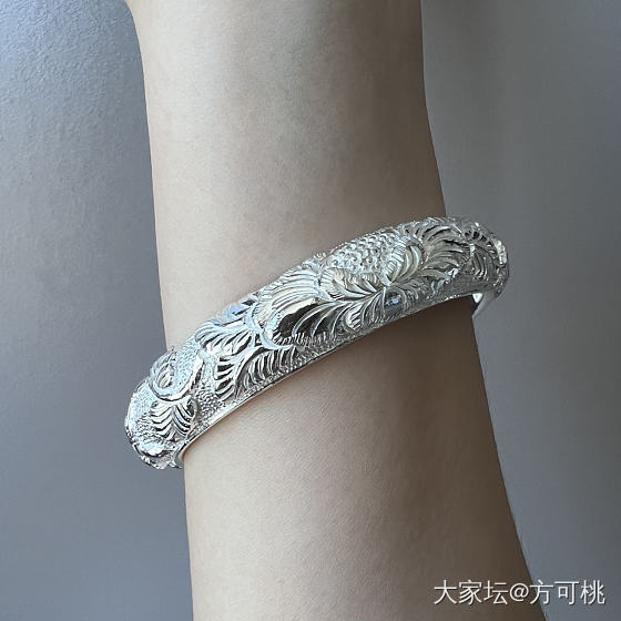 百年老宝成·缠枝牡丹·翡翠款_手镯匠人银