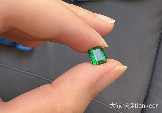 沃顿真绿啊 可惜我拍不出来_名贵宝石