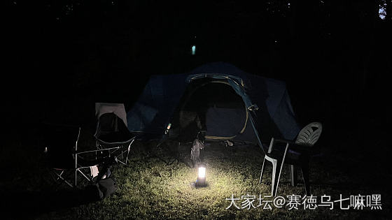 今晚夜宿葡萄园，隔壁燃起的篝火有两米高_景色