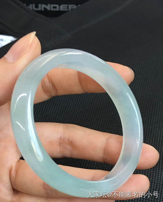 你们相信这是同一只镯子吗？_手镯翡翠