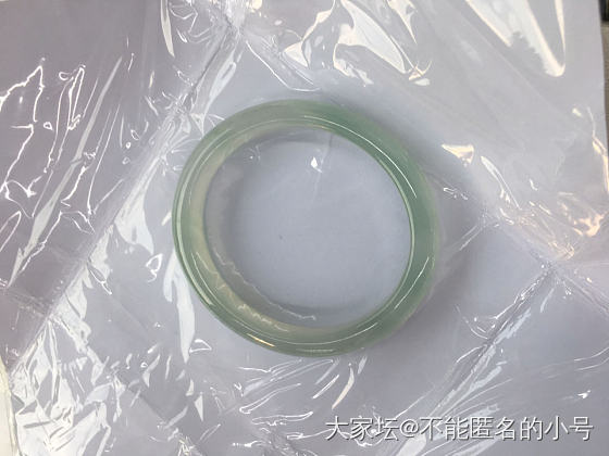 你们相信这是同一只镯子吗？_手镯翡翠