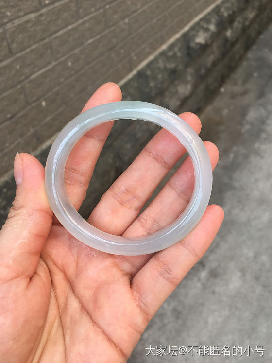 你们相信这是同一只镯子吗？_手镯翡翠