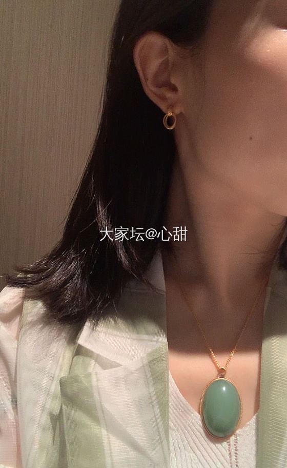 今天的主角：粉青巨蛋吊坠_蛋面吊坠和田玉