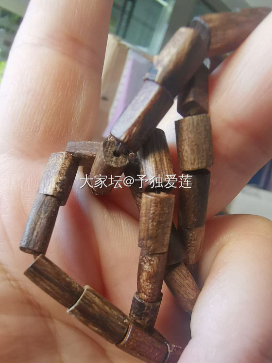 达那干沉香，请教一下是不是压制的？华为手机拍摄_沉香