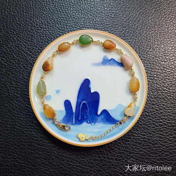 五彩斑斓的和田玉迷你原籽套装_搭配和田玉