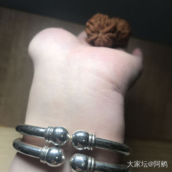 叠戴唐贵妃/玩镯子和核桃时间_银