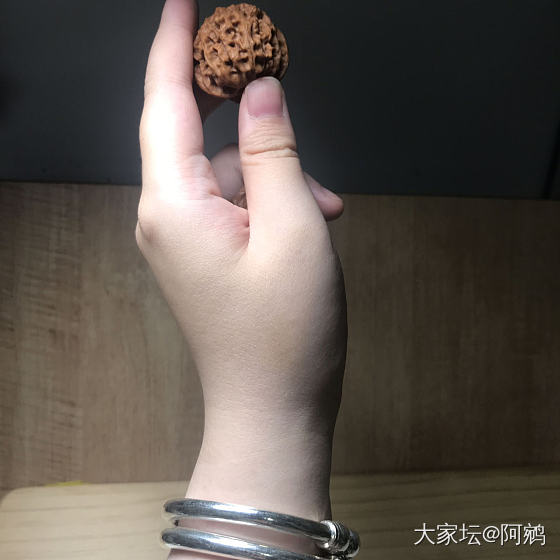 叠戴唐贵妃/玩镯子和核桃时间_银