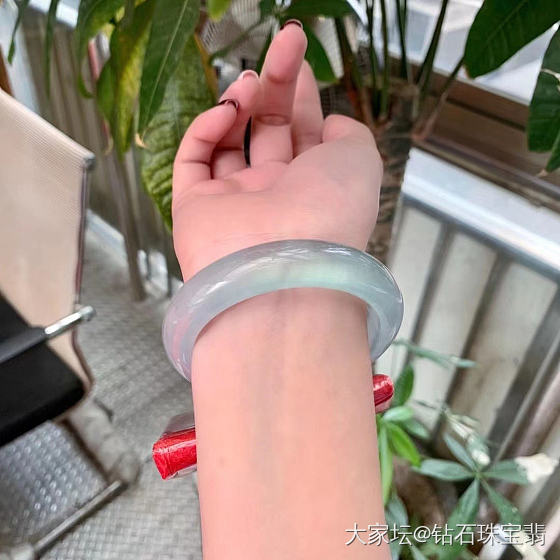 纠结的一只手镯_手镯翡翠