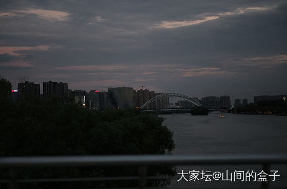 看这汾河，夜升日落。_摄影技巧