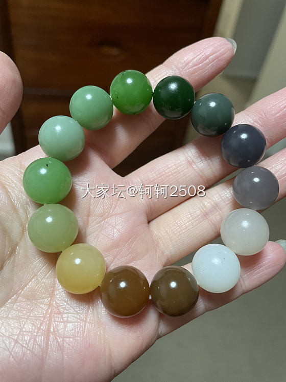 秋日暖阳下的多宝_多宝珠串和田玉
