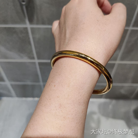 定了金镯子之后好像就无欲无求了_金
