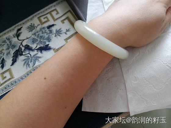 怎么才能够买到正宗新疆和田籽料手镯，我免费教你……_和田玉