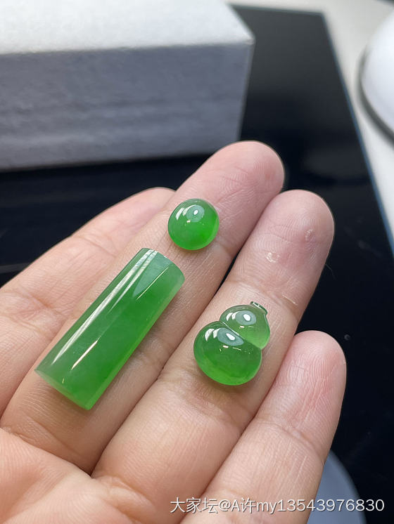 做一个内心滚烫的人
     每天乐此不疲的去生活_翡翠