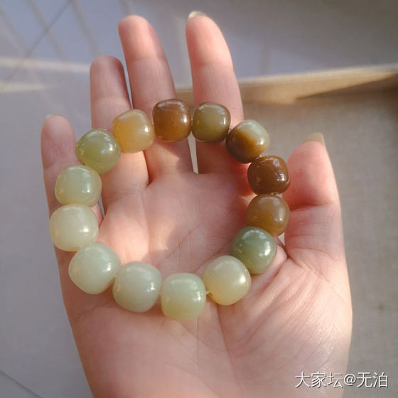 哪种光线更好看？_和田玉