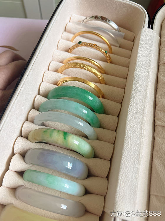 家里某个属于自己的治愈小角落……_葫芦编绳翡翠金
