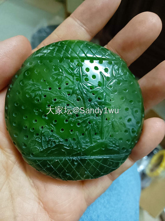 碧玉，镂空雕刻件——_玉石