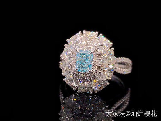 50分的蓝钻戒指💍吊坠两用款，清澈透亮的一抹蓝色鲜艳亮丽的蓝钻 主石0.53CT..._钻石