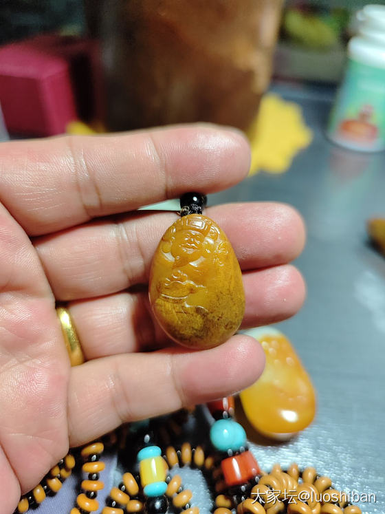 上班了，不开心！_和田玉