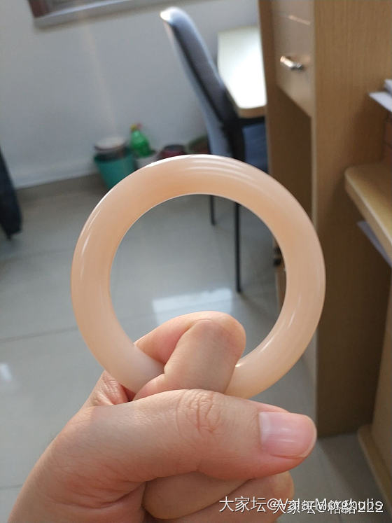 藕粉手镯，大家看看如何_和田玉