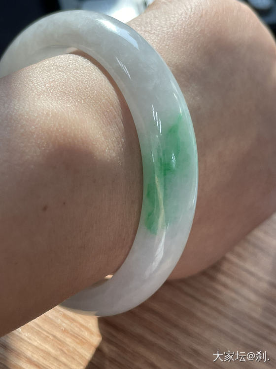 拿出我的果机，自然光下咔嚓咔嚓！_手镯翡翠