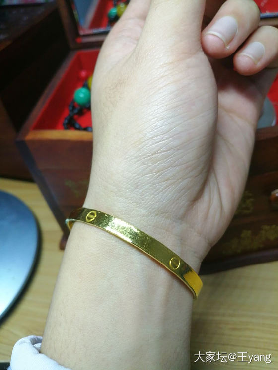 小金镯子。_手镯金