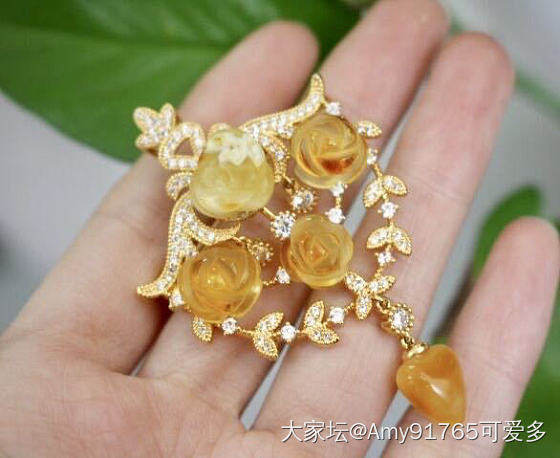 性价比最高的首饰_胸饰琥珀蜜蜡