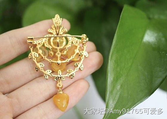 性价比最高的首饰_胸饰琥珀蜜蜡