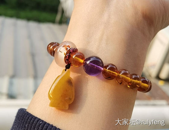 早晨的阳光😁_南红水晶和田玉琥珀蜜蜡