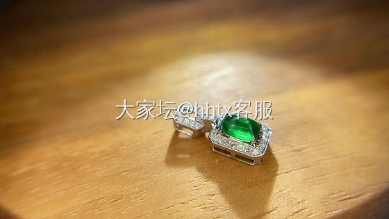现货秒发|
回头率百分百
祖母绿吊坠
糖塔祖母绿吊坠
饱满立体共
迷人的糖塔钻石...