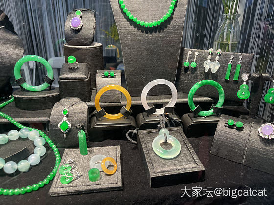 闲逛展览，眼花缭乱，共赏😆_展会翡翠