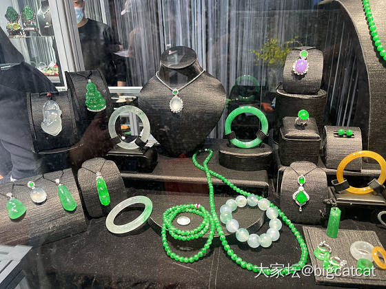 闲逛展览，眼花缭乱，共赏😆_展会翡翠