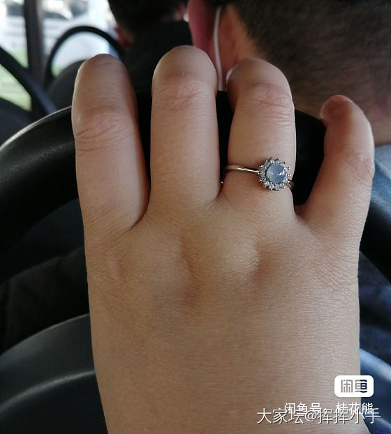 dy直播间看到个两用戒指，想收，3w多，看得到吗？很纠结，想买给妈妈。_戒指翡翠