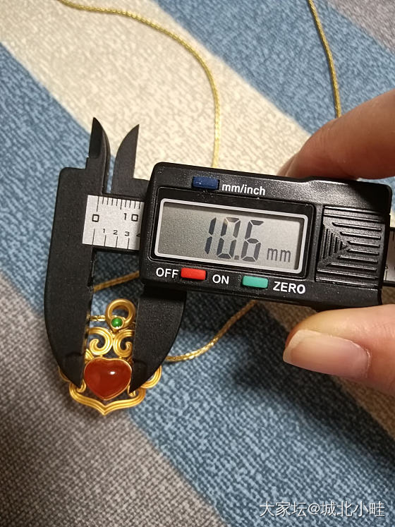 TA可真好看呀_吊坠南红