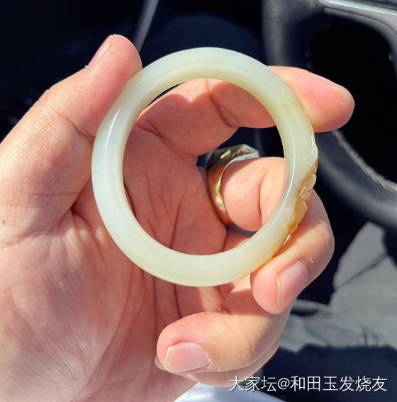 买手镯讲究缘分_手镯和田玉