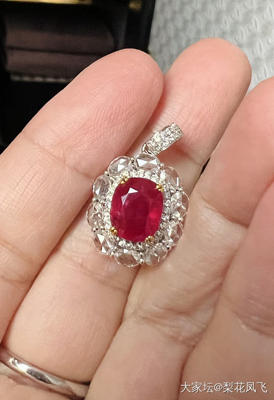 缅甸鸽血红与绝地的PK_名贵宝石