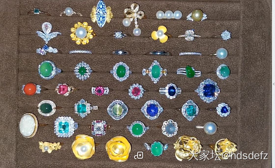出了十几克金子，参与一下历史新高
买的首饰盒子到了，摆摆自娱自乐哈_琳琅满目吊坠翡翠金