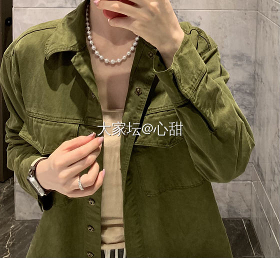 周五属于休闲风，珍珠排戒_搭配珍珠钻石