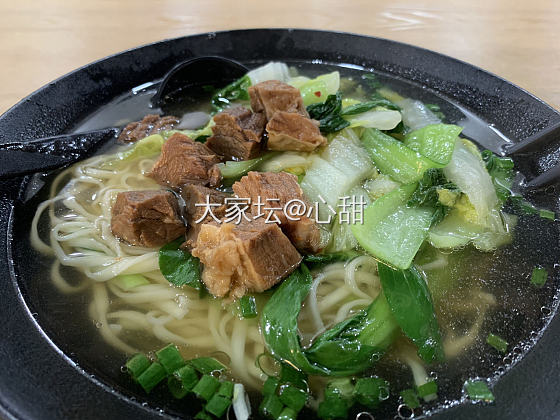 周五属于休闲风，珍珠排戒_搭配珍珠钻石