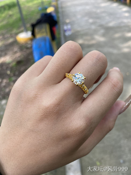 足金莫桑钻戒2克拉💍_莫桑石戒指金