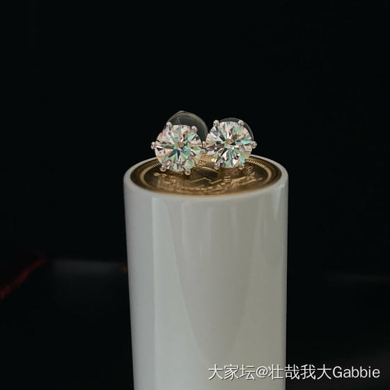 热乎的1卡培育钻耳钉_耳饰钻石