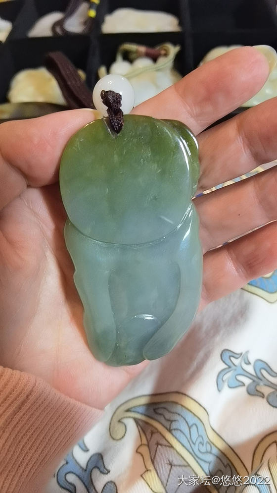 求鉴定这些都是啥石头，不知道有没有吃药。_和田玉