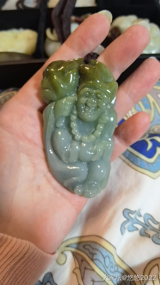 求鉴定这些都是啥石头，不知道有没有吃药。_和田玉