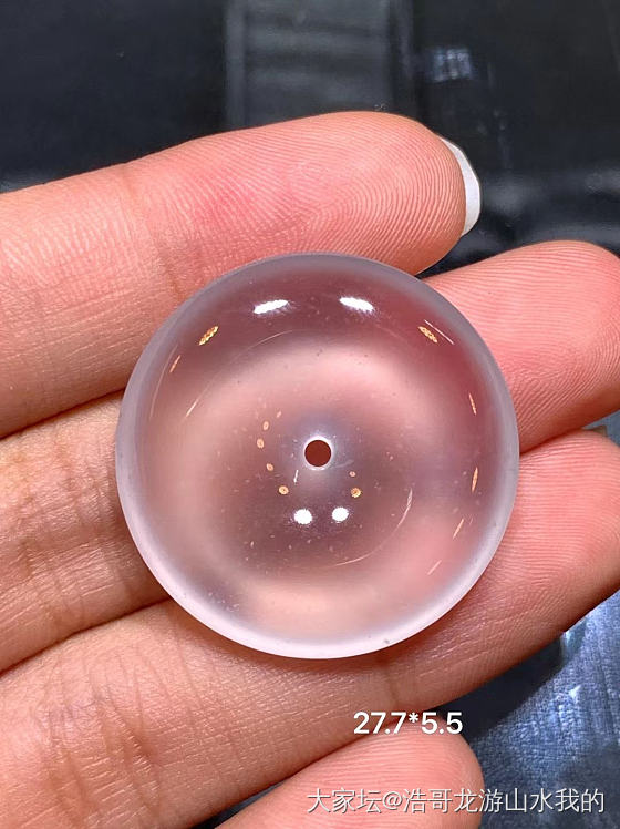 朋友被拉黑，让我用小号帮她问这个翡翠扣子什么价_翡翠